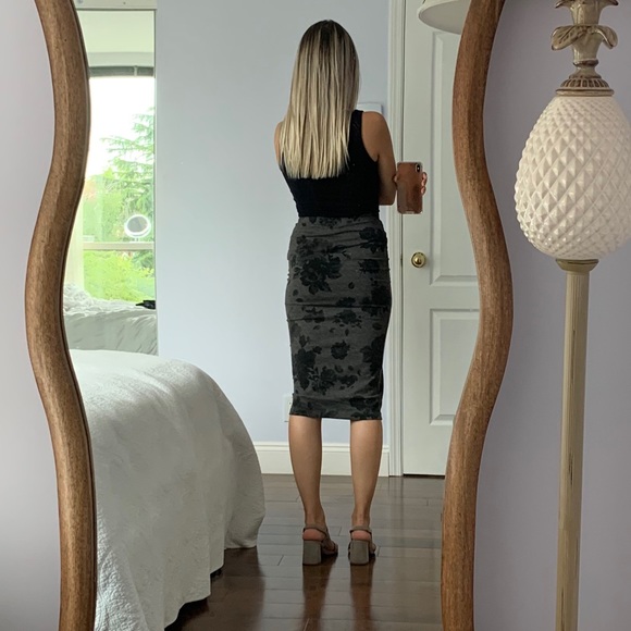 Garage Grey Floral Pattern Midi Skirt - Picture 7 of 7